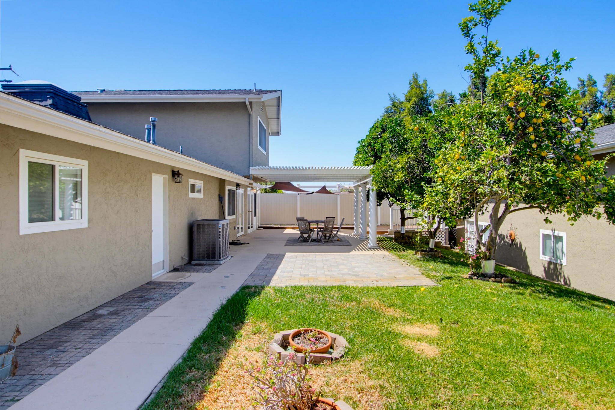Virtual tour photo 62 of 73 for 2039 Lemon Ave