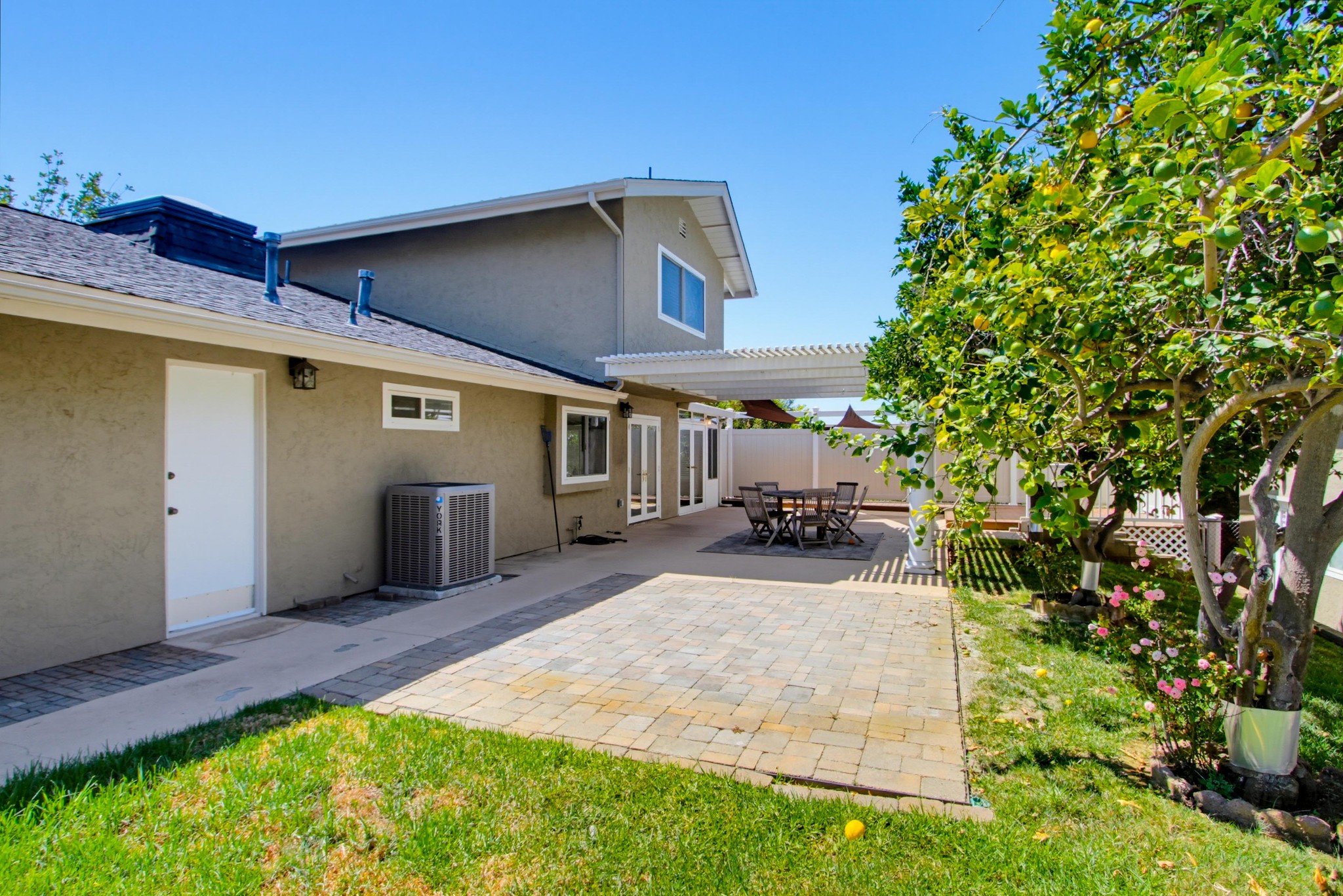 Virtual tour photo 63 of 73 for 2039 Lemon Ave