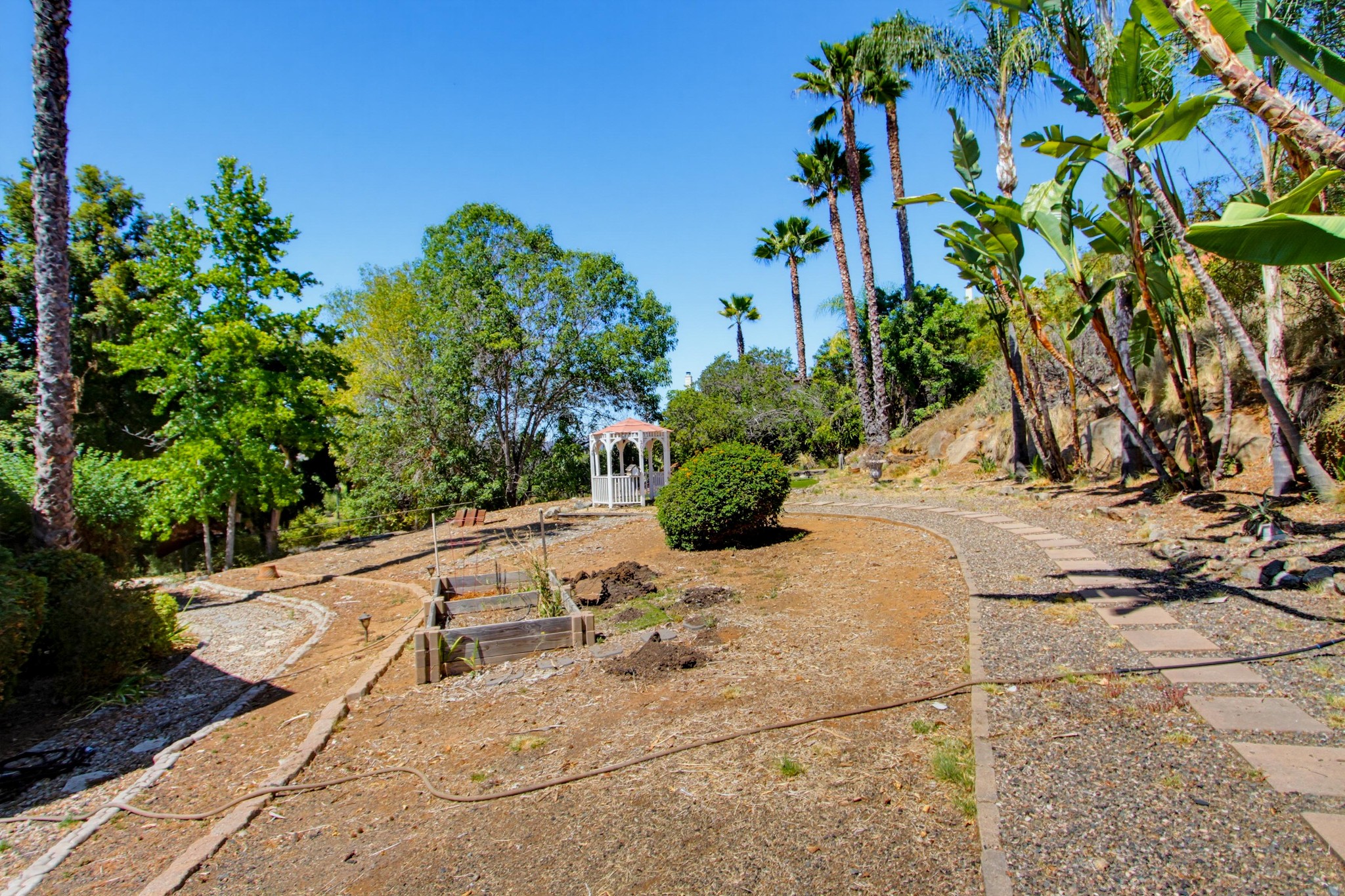 Virtual tour photo 64 of 73 for 2039 Lemon Ave
