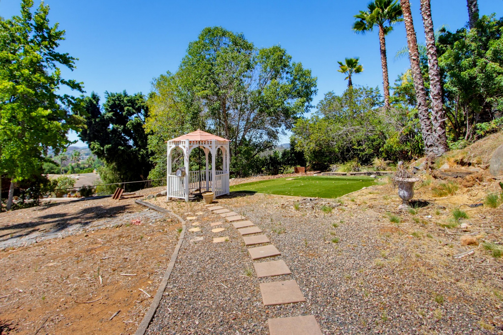 Virtual tour photo 65 of 73 for 2039 Lemon Ave