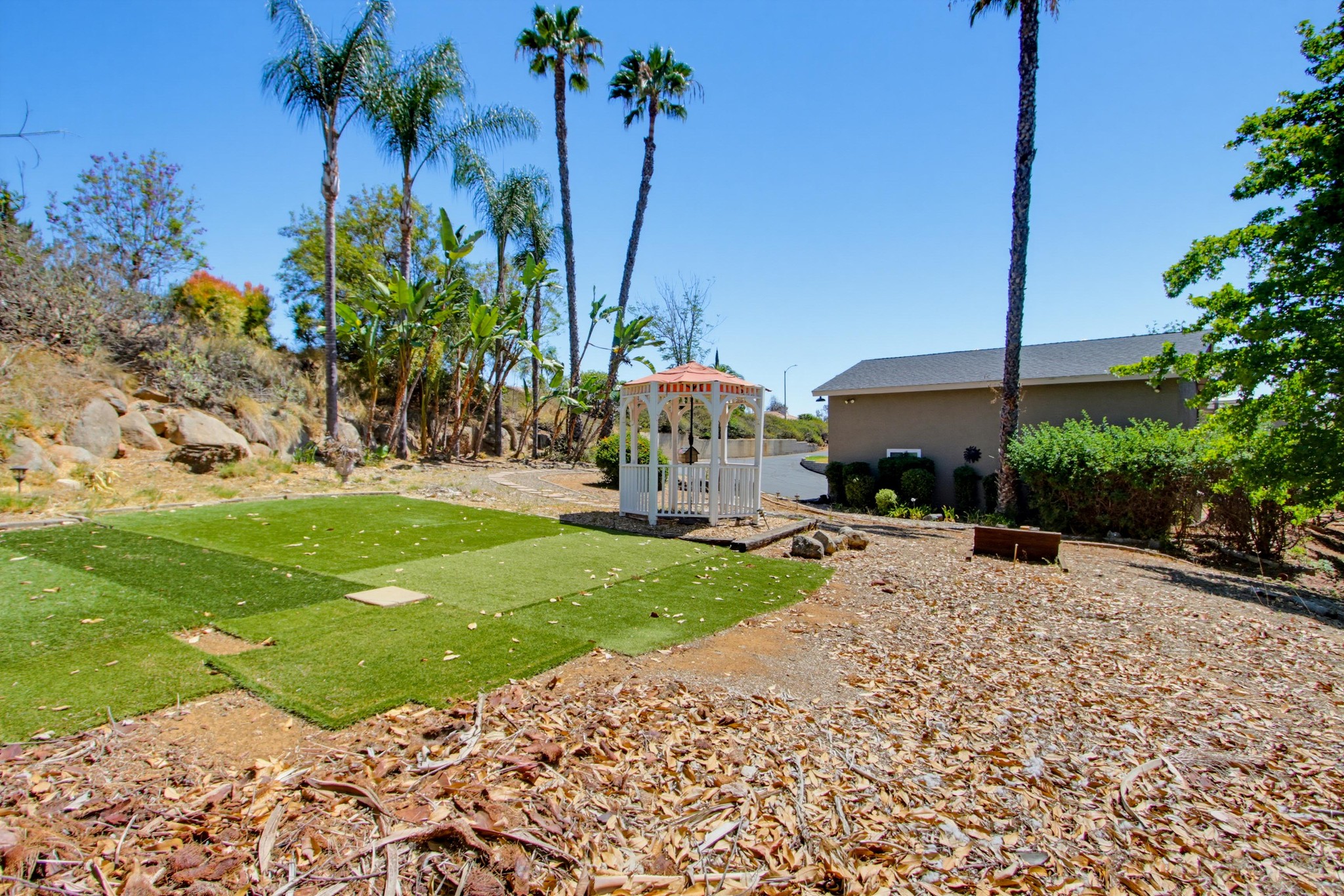 Virtual tour photo 66 of 73 for 2039 Lemon Ave