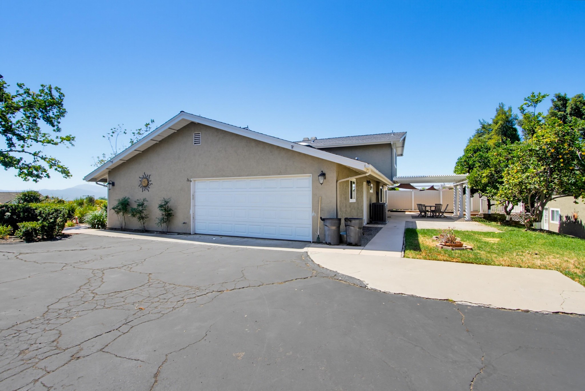 Virtual tour photo 71 of 73 for 2039 Lemon Ave