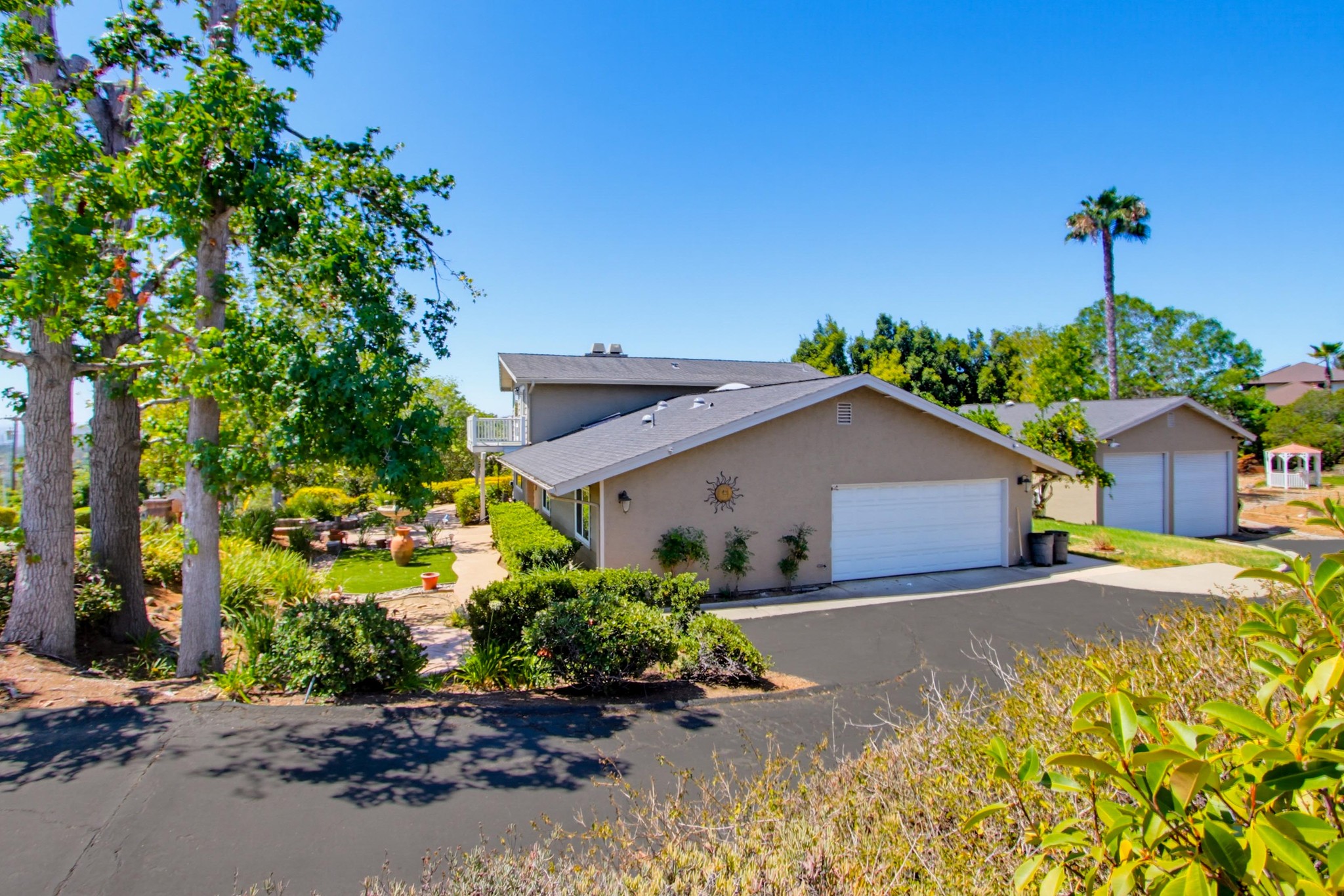 Virtual tour photo 72 of 73 for 2039 Lemon Ave