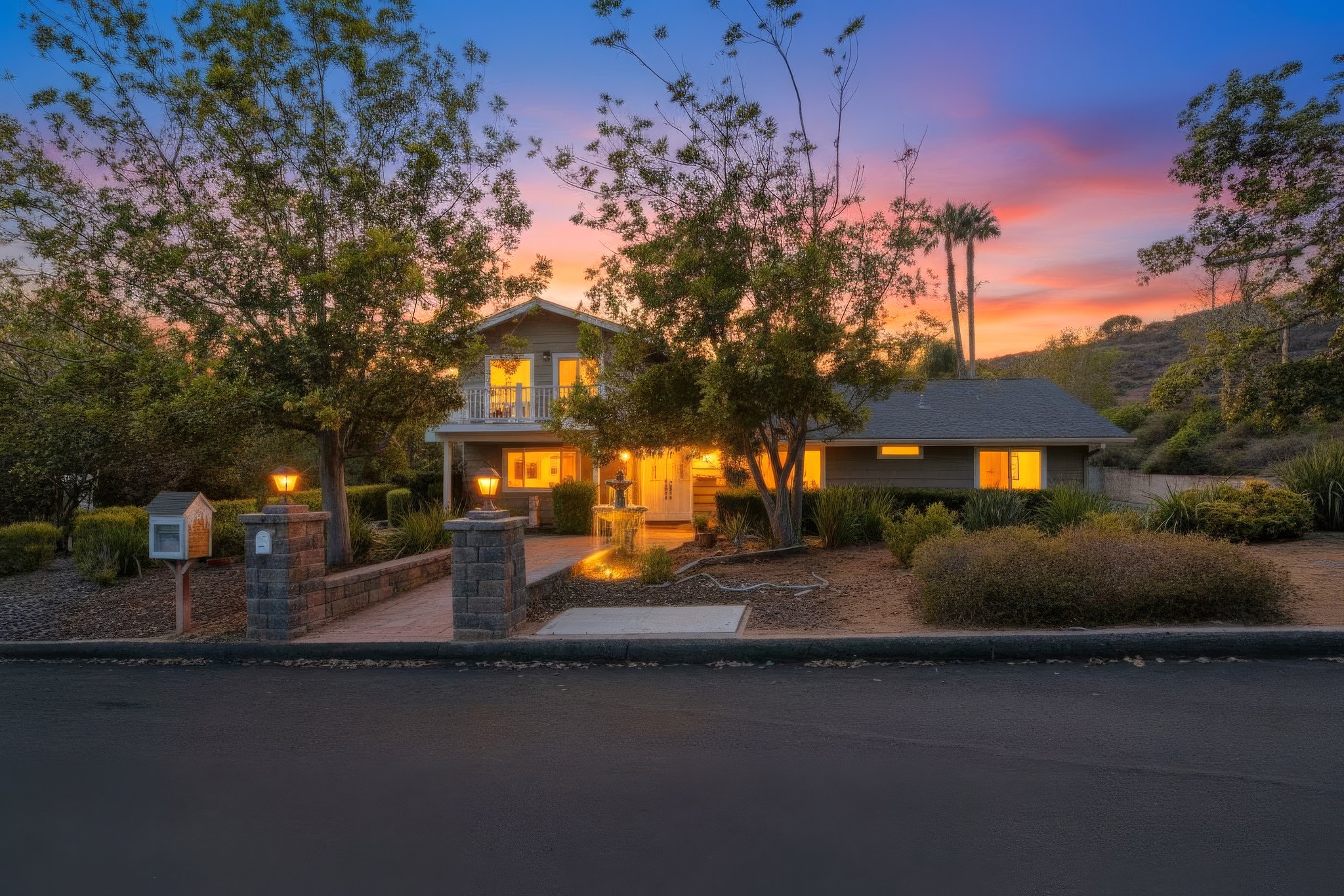 Virtual tour photo 73 of 73 for 2039 Lemon Ave