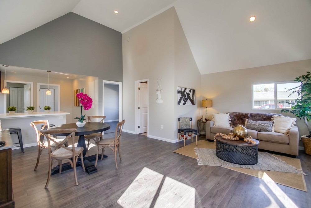 Virtual tour photo 11 of 47 for 204 S Gregory St