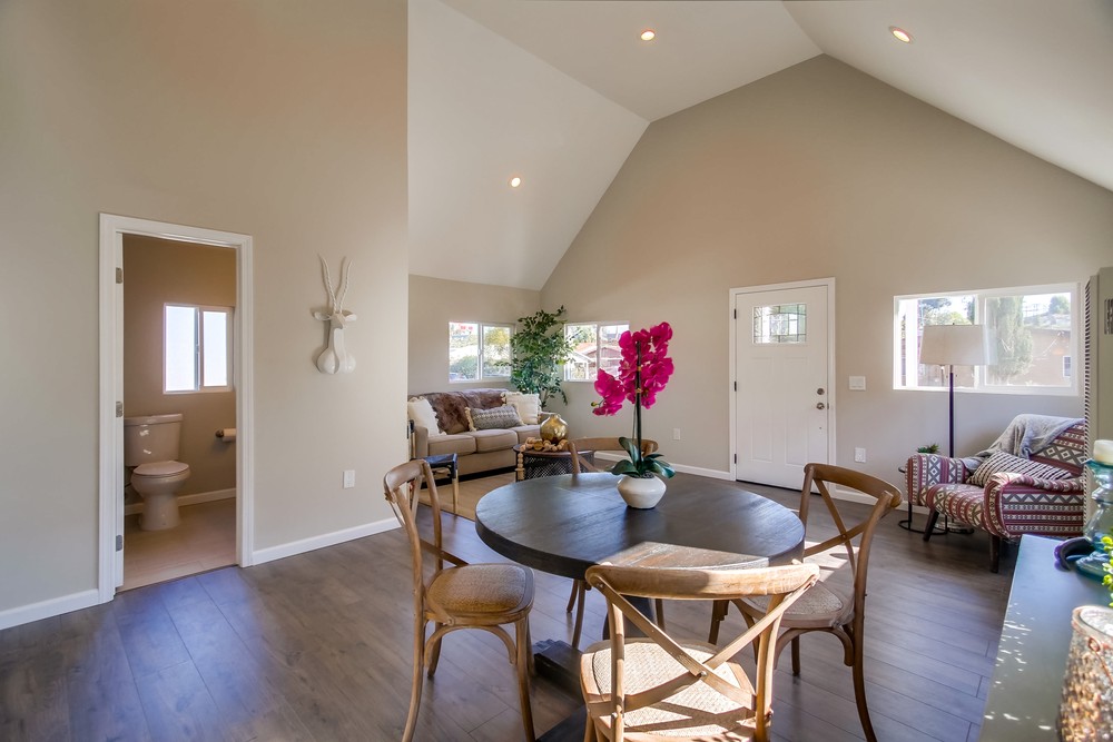 Virtual tour photo 18 of 47 for 204 S Gregory St