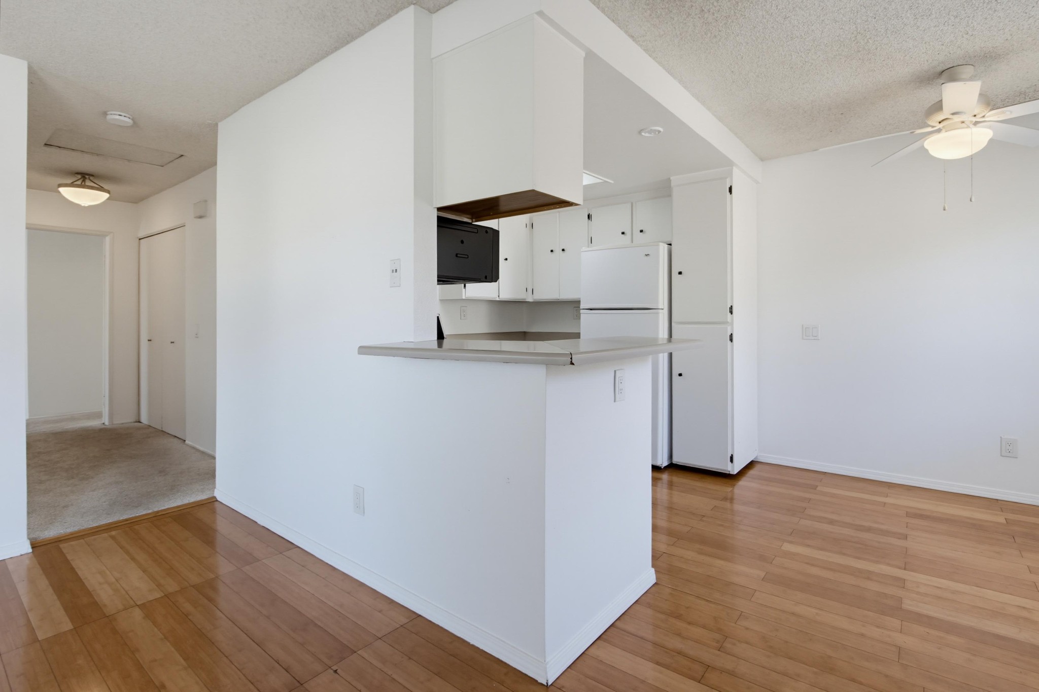 Virtual tour photo 9 of 37 for 204 Woodland Pkwy Unit 219