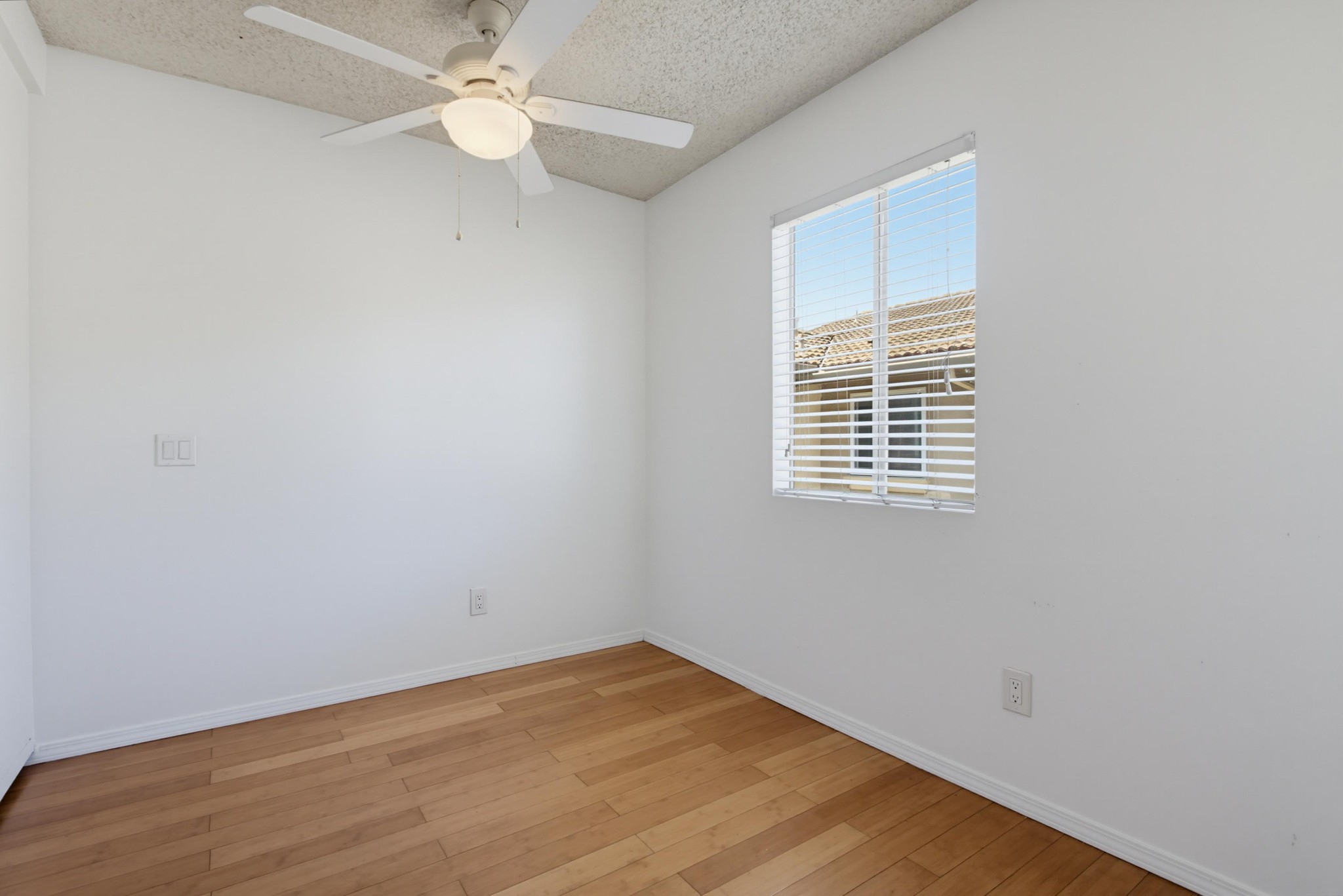 Virtual tour photo 17 of 37 for 204 Woodland Pkwy Unit 219