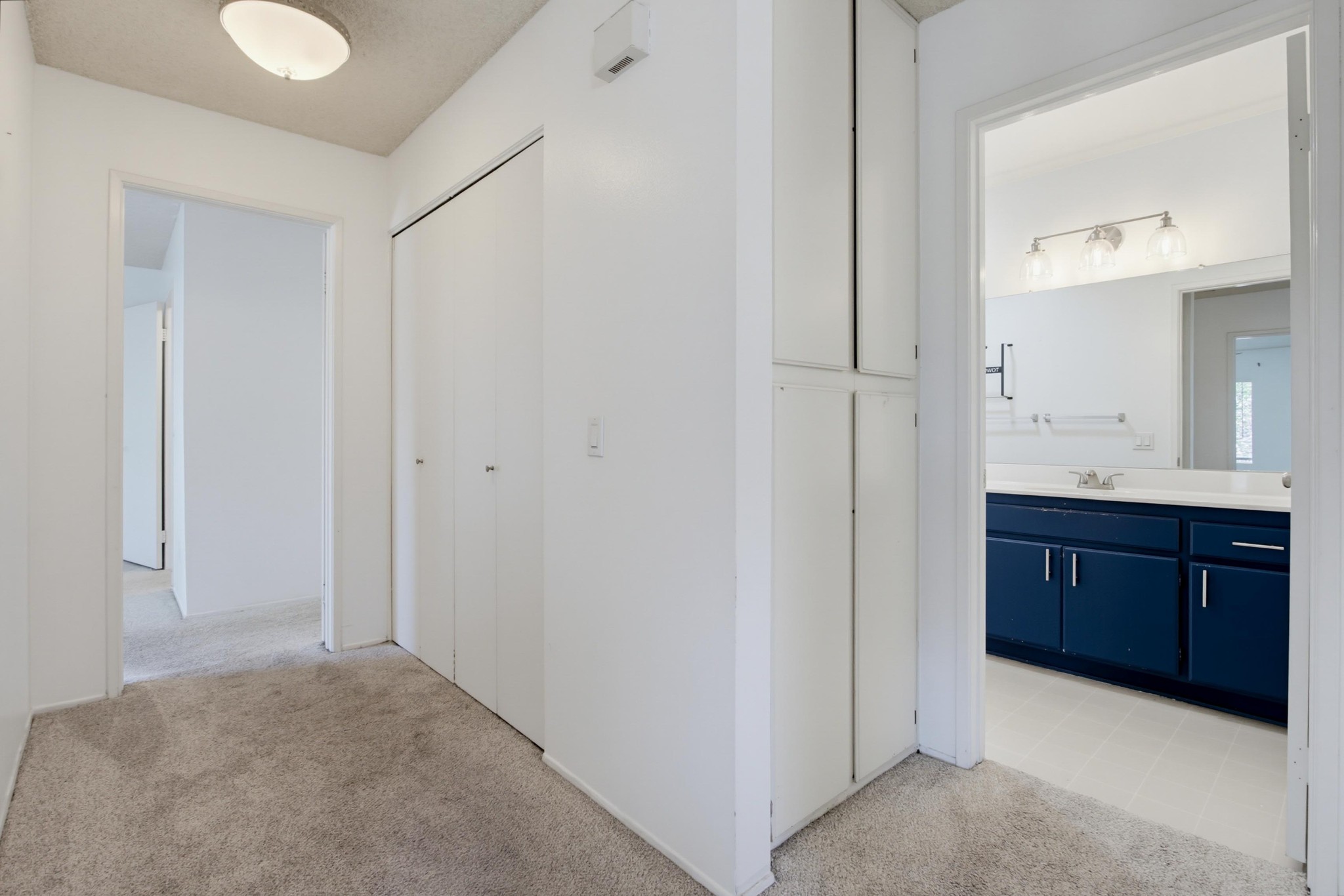 Virtual tour photo 18 of 37 for 204 Woodland Pkwy Unit 219