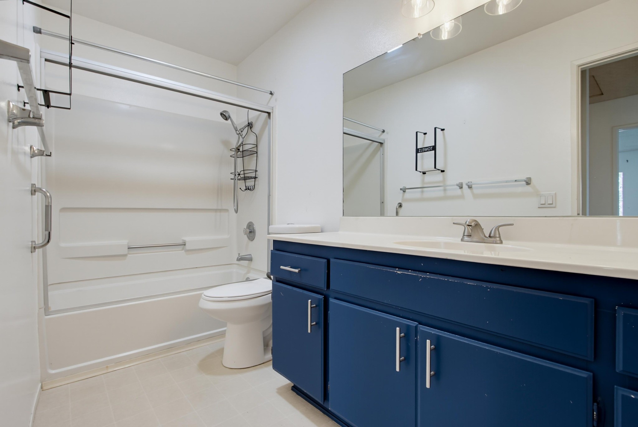 Virtual tour photo 19 of 37 for 204 Woodland Pkwy Unit 219