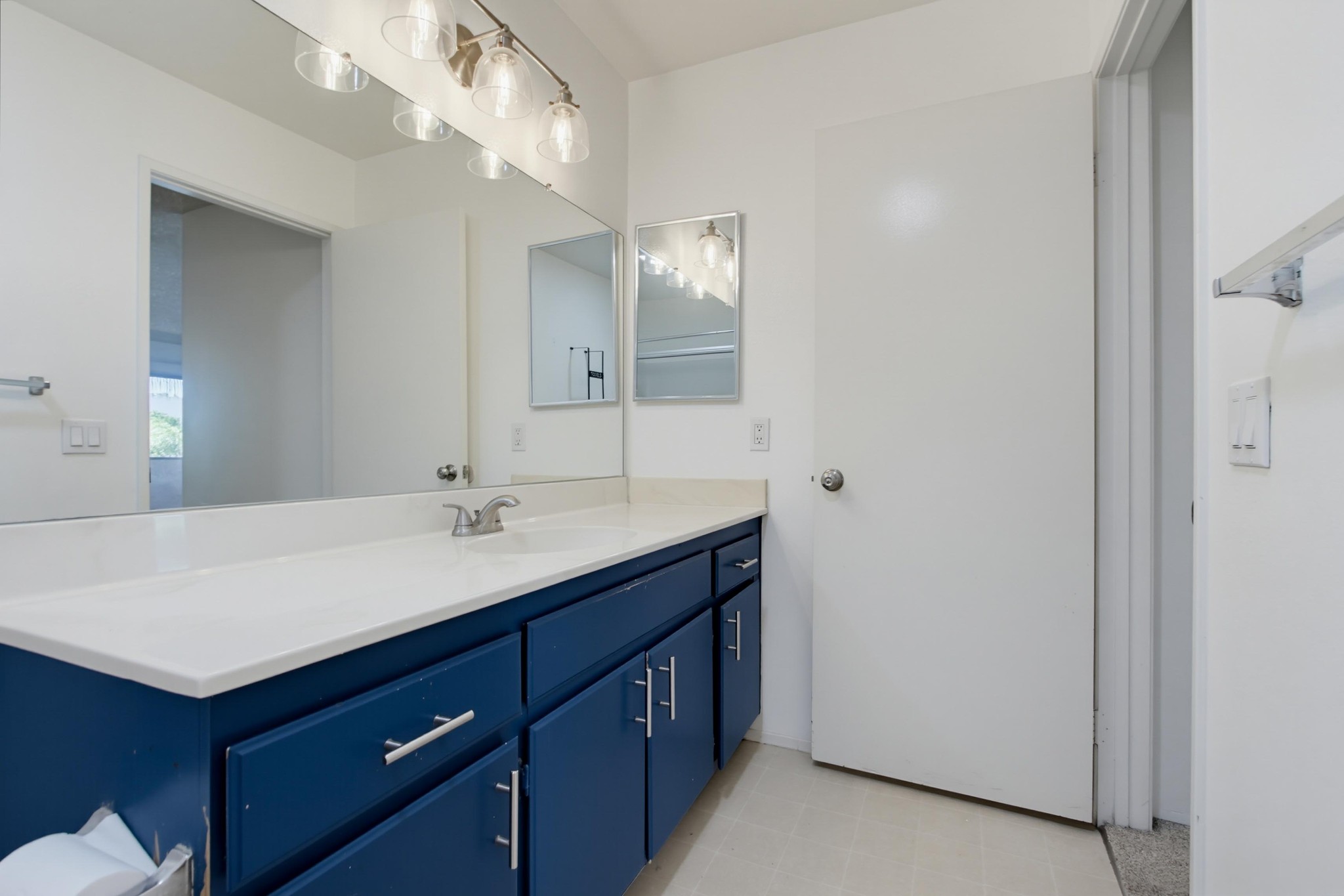 Virtual tour photo 20 of 37 for 204 Woodland Pkwy Unit 219