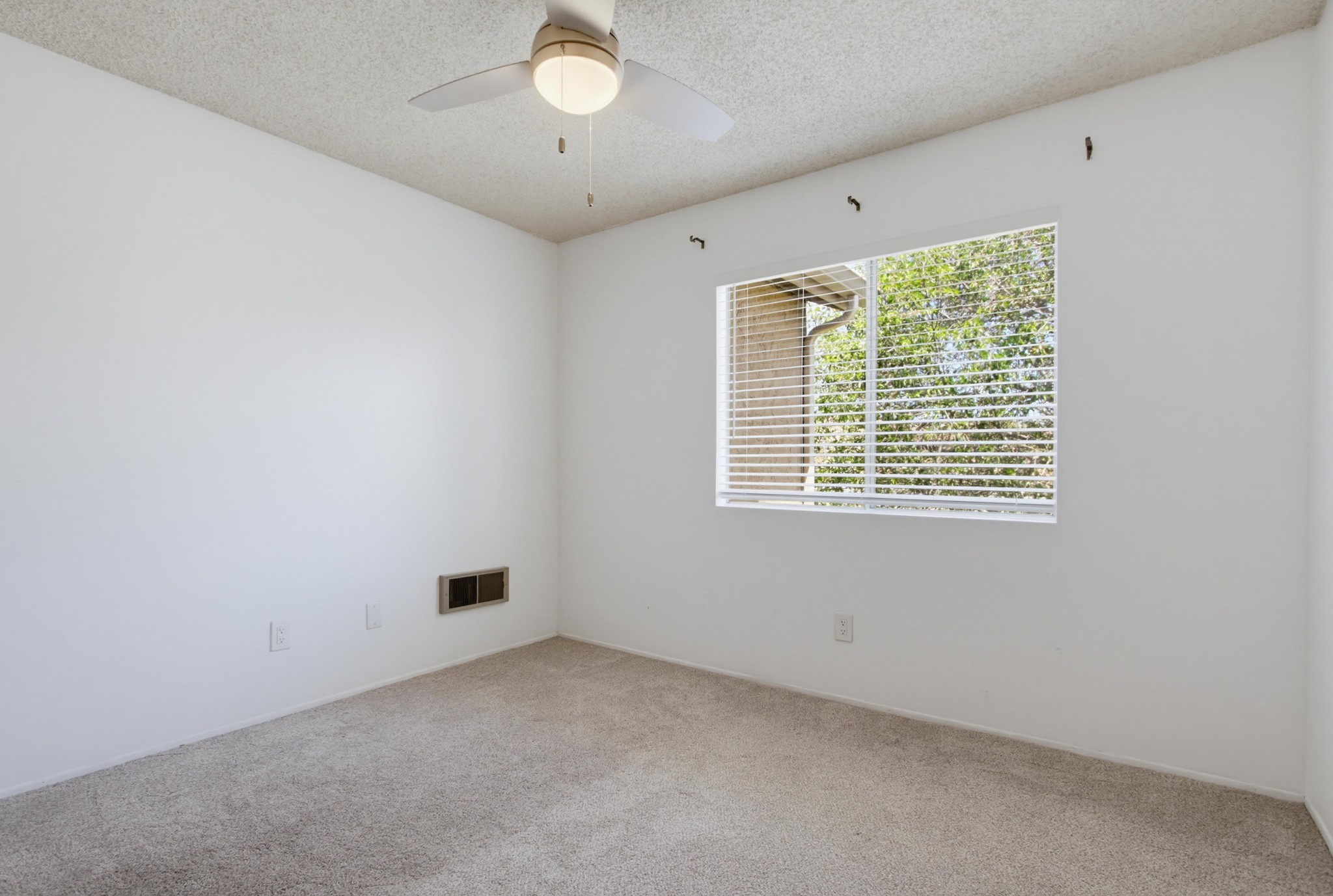 Virtual tour photo 22 of 37 for 204 Woodland Pkwy Unit 219