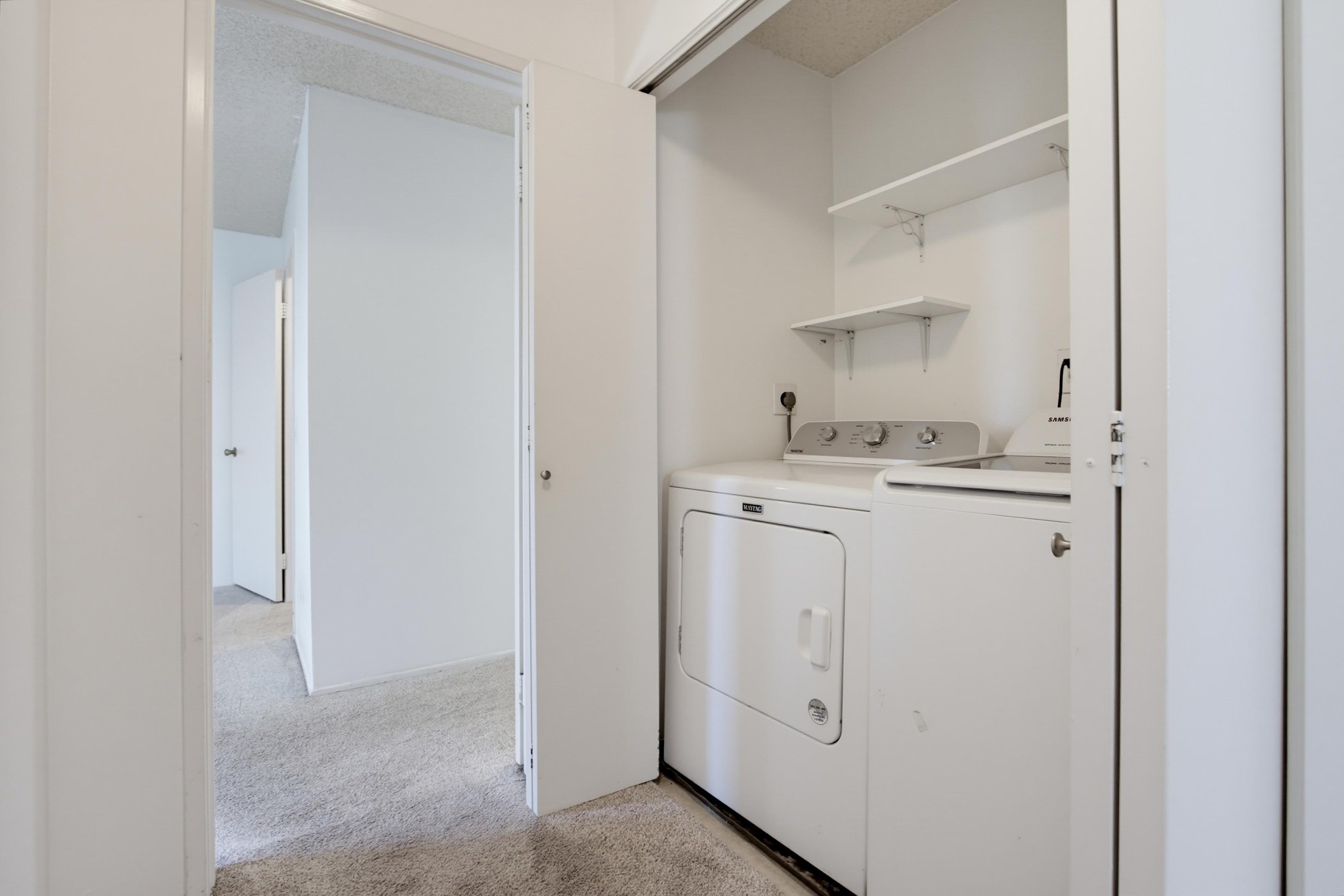 Virtual tour photo 24 of 37 for 204 Woodland Pkwy Unit 219