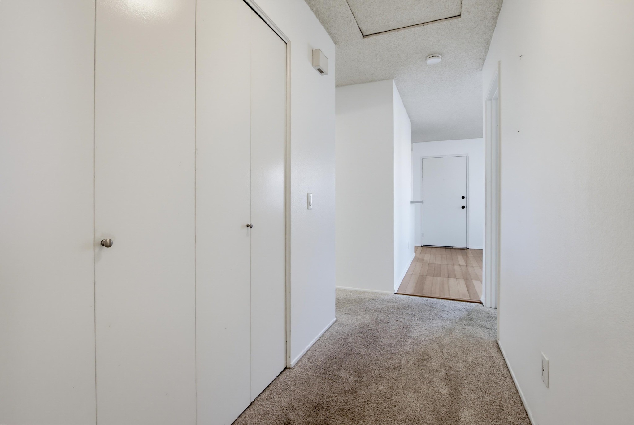 Virtual tour photo 26 of 37 for 204 Woodland Pkwy Unit 219