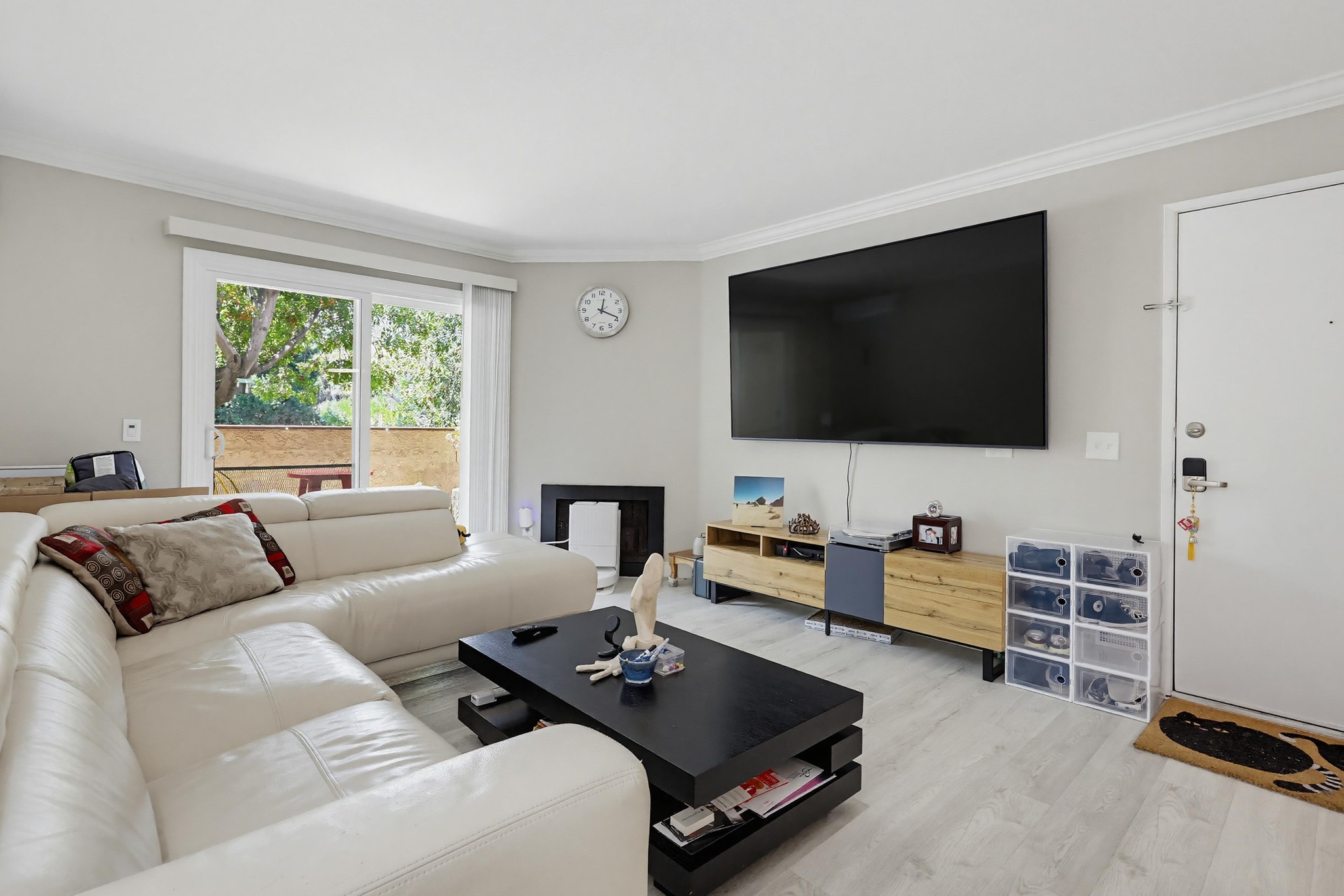 Virtual tour photo 11 of 50 for 204 Woodland Pkwy