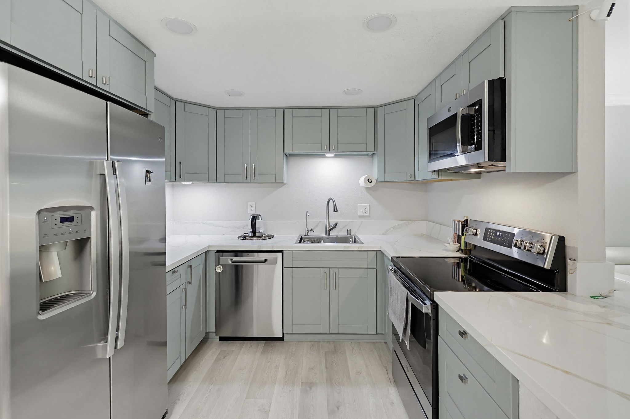 Virtual tour photo 18 of 50 for 204 Woodland Pkwy