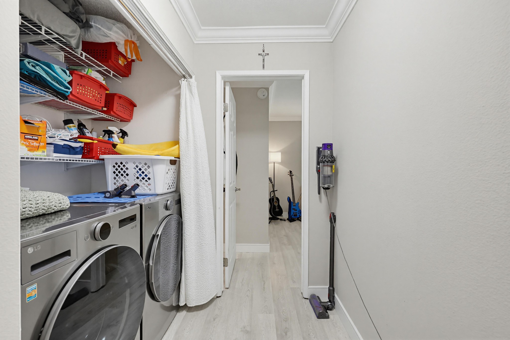 Virtual tour photo 32 of 50 for 204 Woodland Pkwy