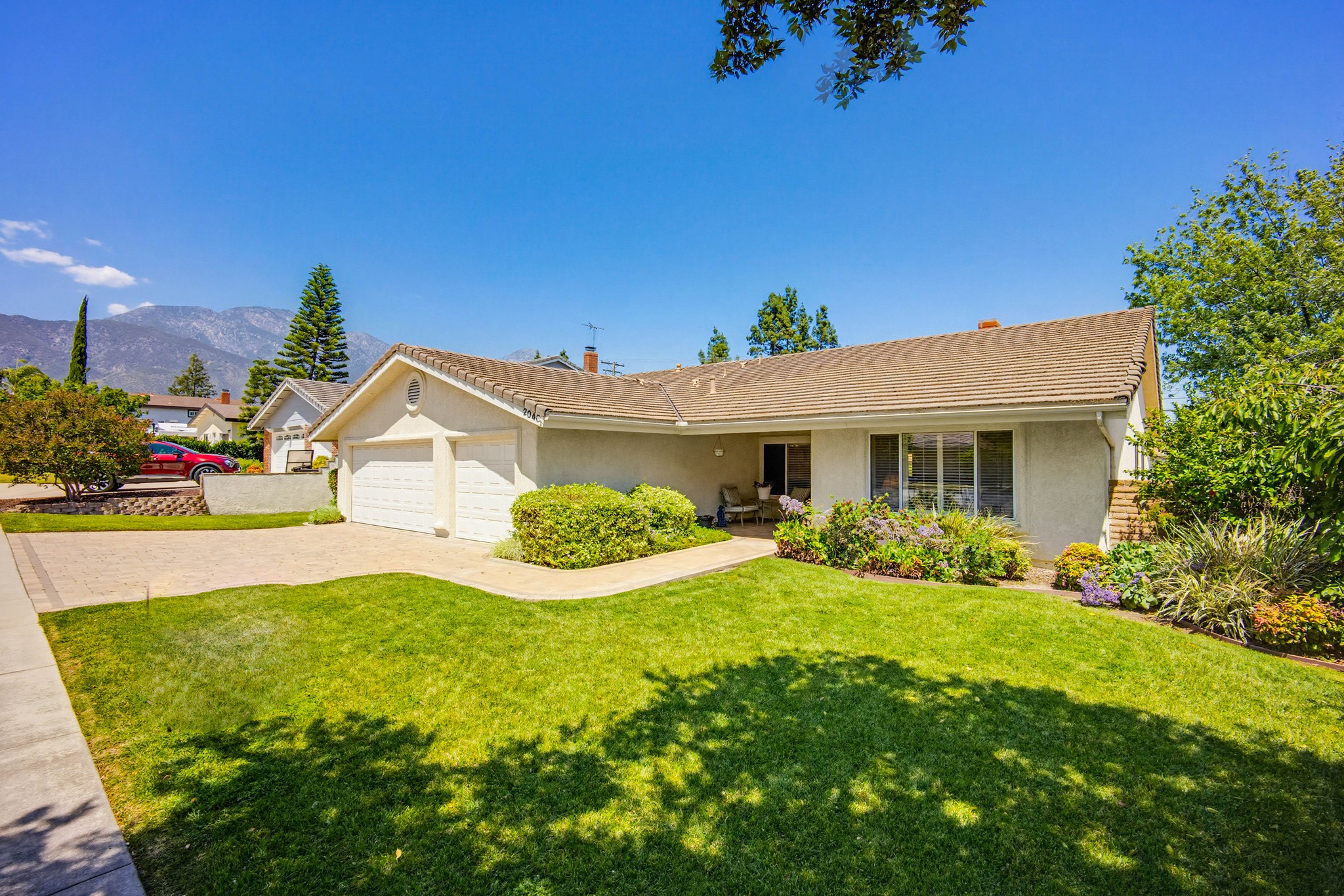Virtual tour photo 3 of 53 for 2040 N Albright Ave