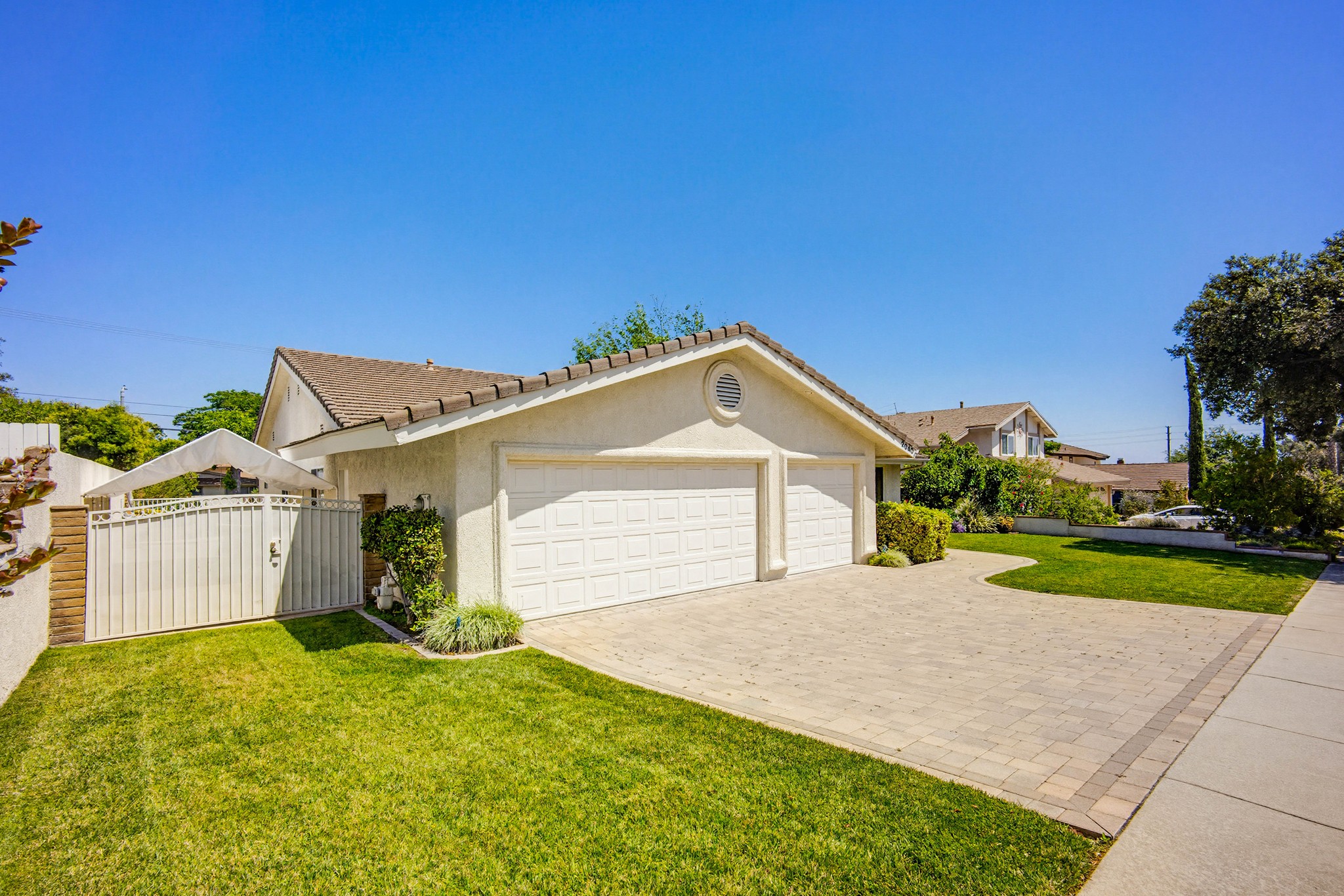 Virtual tour photo 4 of 53 for 2040 N Albright Ave