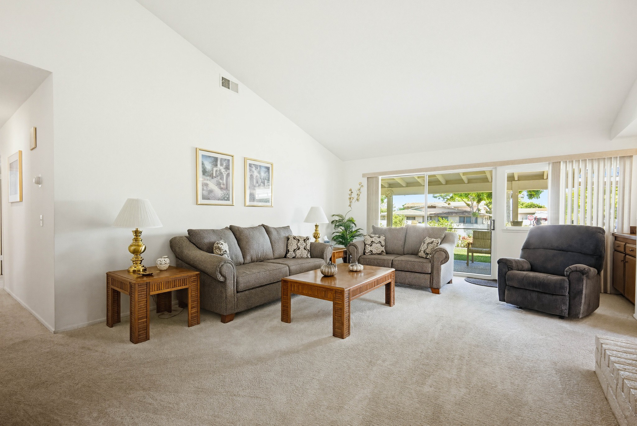 Virtual tour photo 21 of 53 for 2040 N Albright Ave