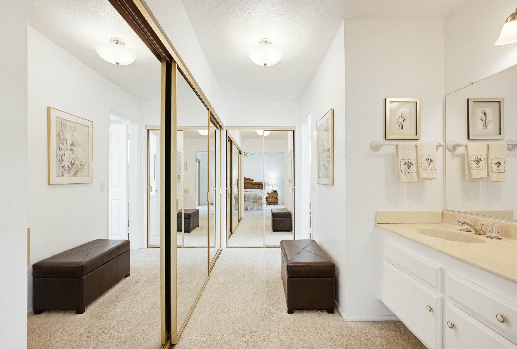 Virtual tour photo 32 of 53 for 2040 N Albright Ave