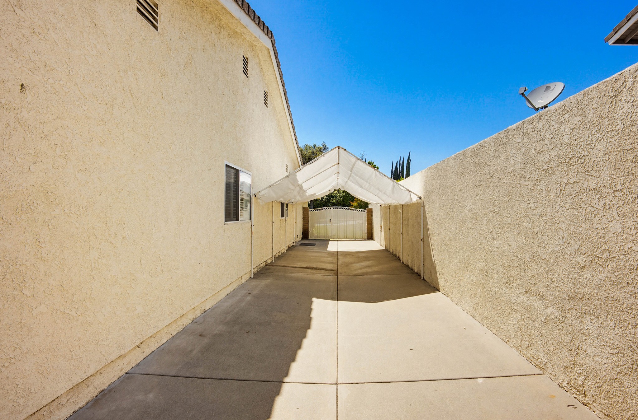 Virtual tour photo 44 of 53 for 2040 N Albright Ave
