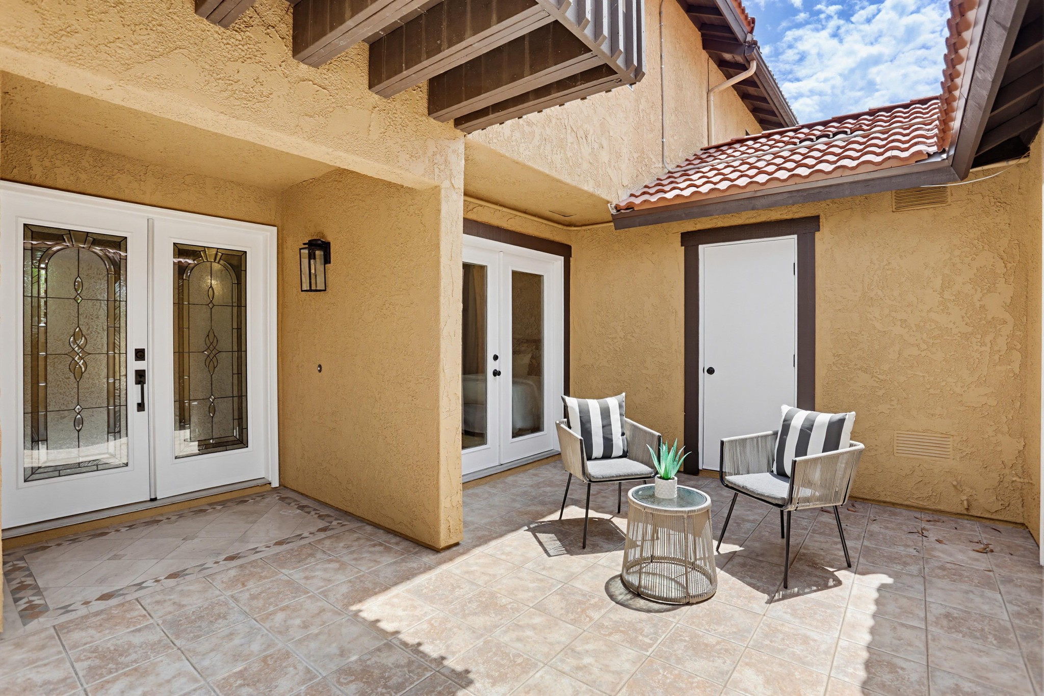 Virtual tour photo 6 of 52 for 2043 Avenue of the Trees