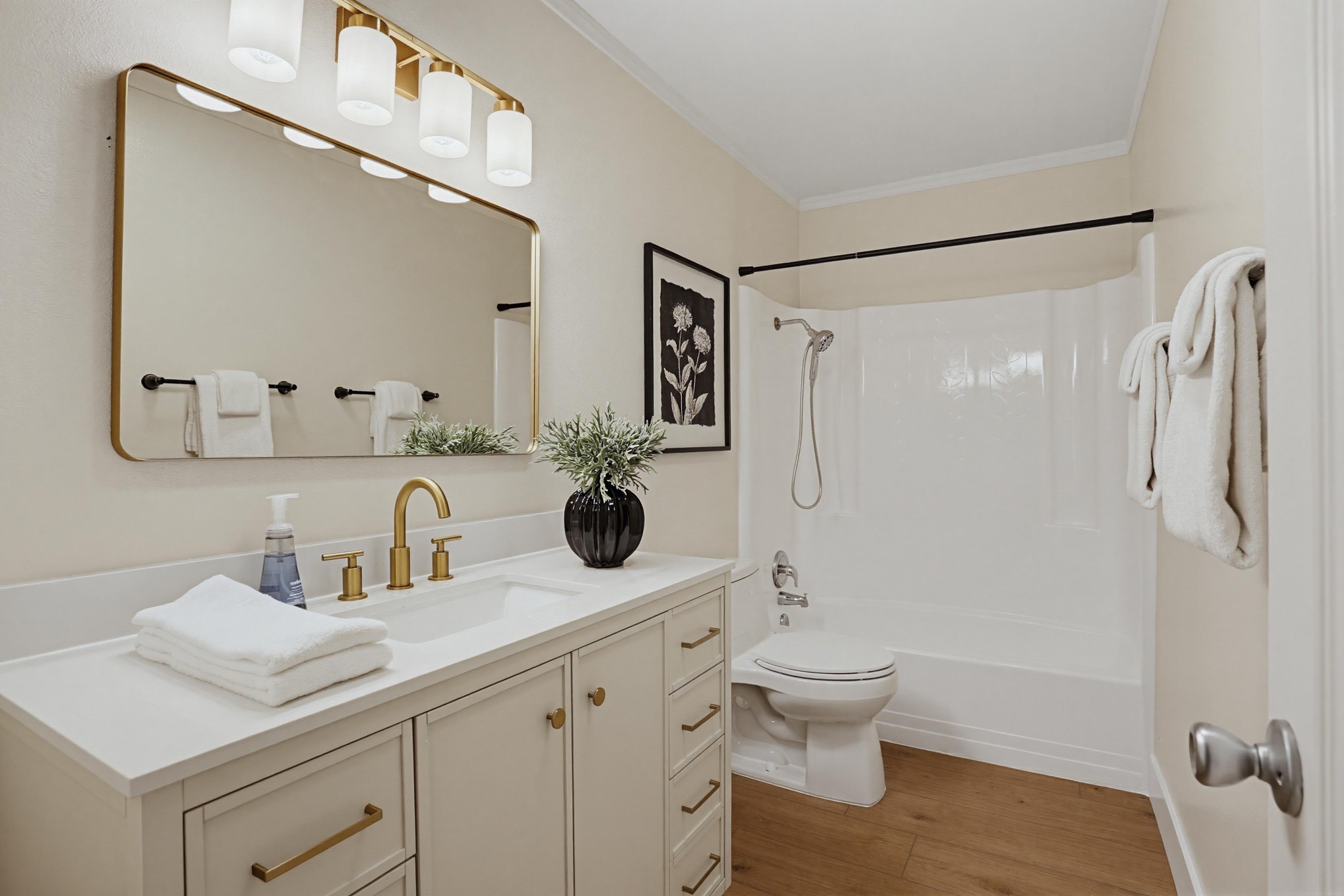 Virtual tour photo 27 of 52 for 2043 Avenue of the Trees