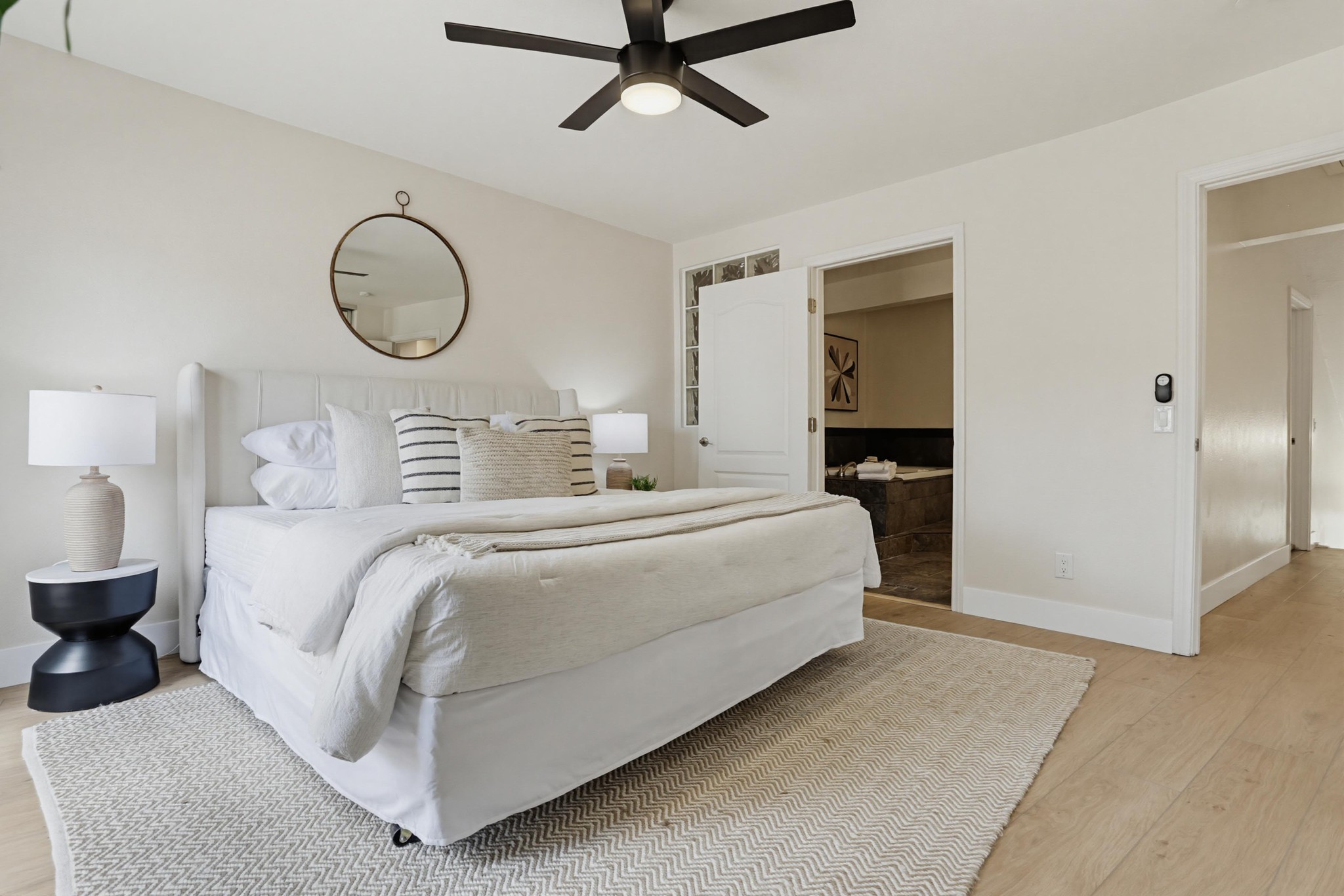 Virtual tour photo 32 of 52 for 2043 Avenue of the Trees
