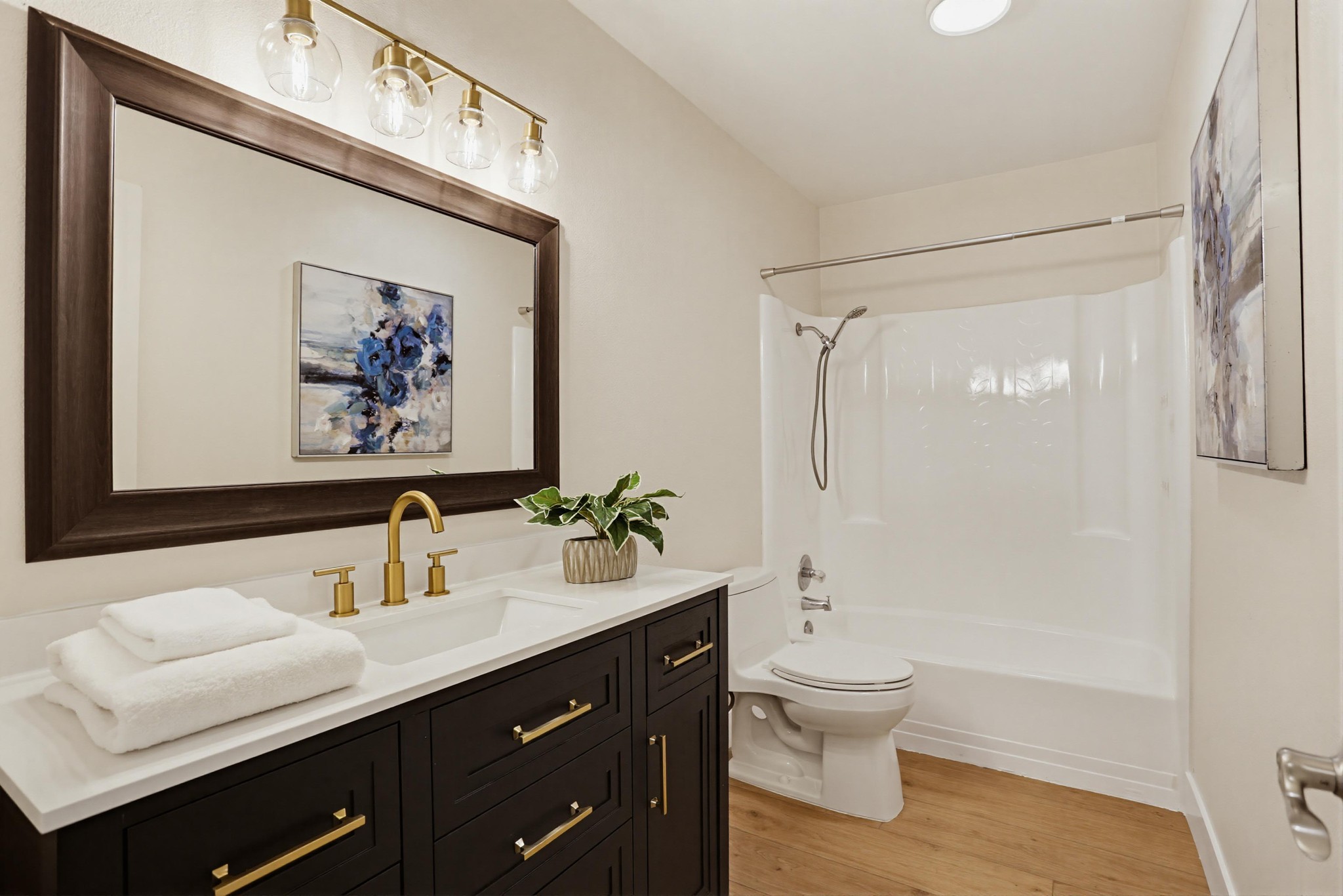 Virtual tour photo 44 of 52 for 2043 Avenue of the Trees