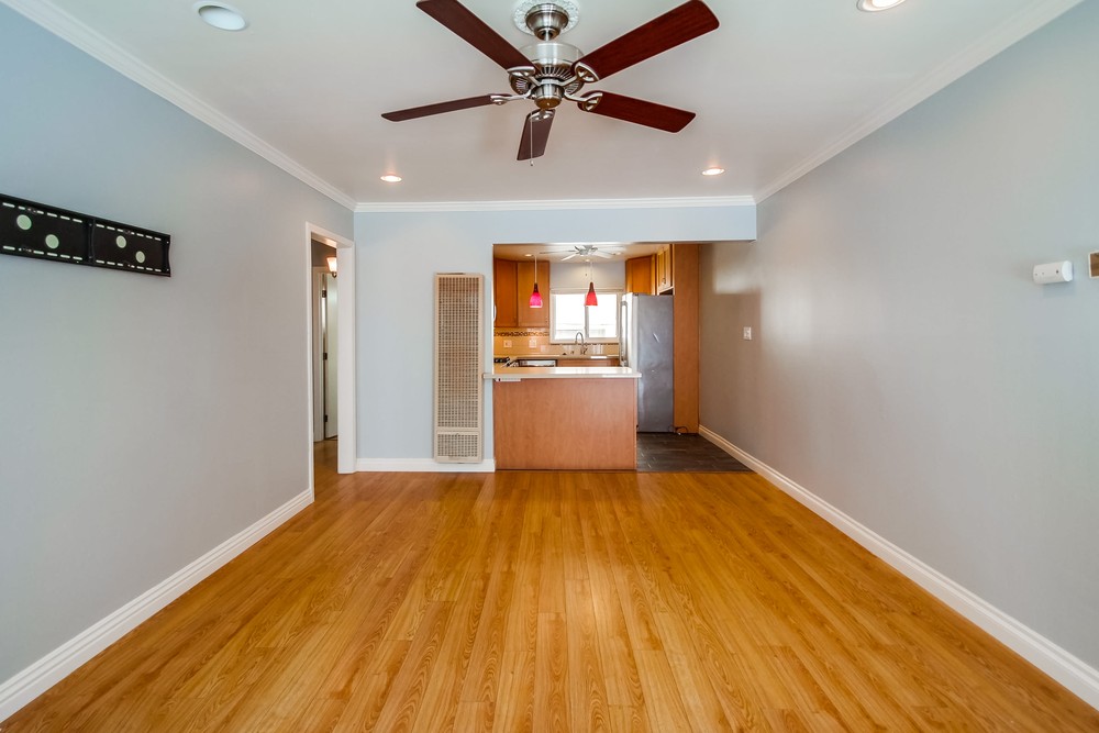 Virtual tour photo 8 of 27 for 2043 Oliver Ave