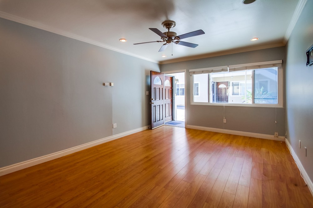 Virtual tour photo 10 of 27 for 2043 Oliver Ave