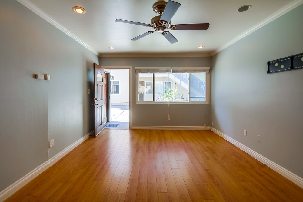 Virtual tour photo 11 of 27 for 2043 Oliver Ave