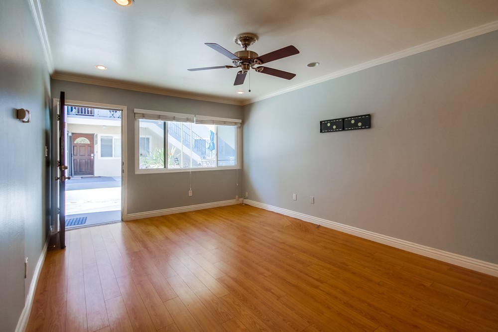 Virtual tour photo 12 of 27 for 2043 Oliver Ave