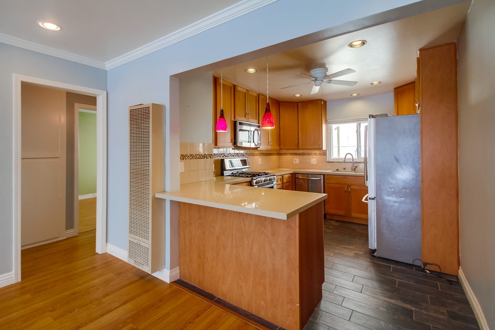 Virtual tour photo 13 of 27 for 2043 Oliver Ave