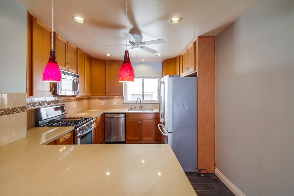 Virtual tour photo 15 of 27 for 2043 Oliver Ave