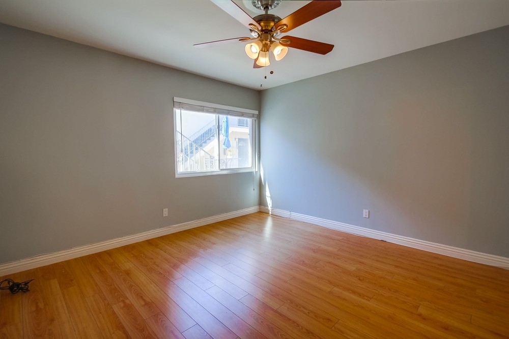 Virtual tour photo 20 of 27 for 2043 Oliver Ave