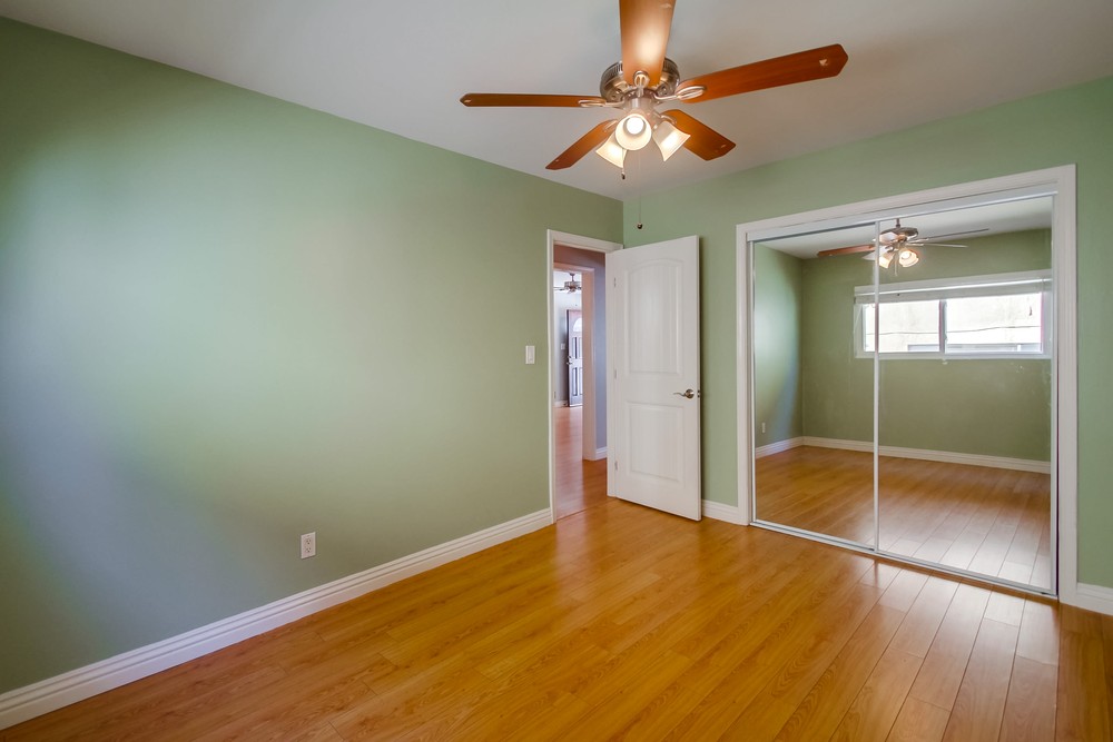 Virtual tour photo 25 of 27 for 2043 Oliver Ave