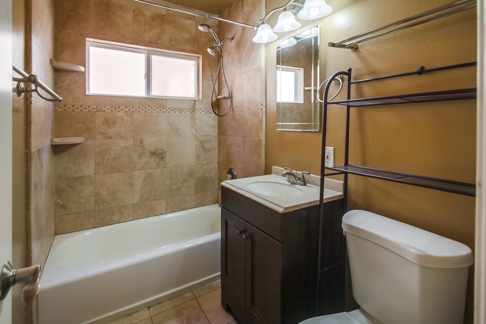 Virtual tour photo 26 of 27 for 2043 Oliver Ave