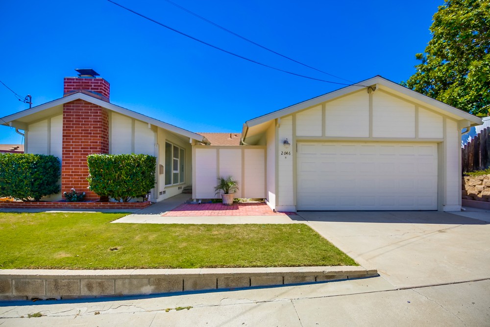 Virtual tour photo 1 of 49 for 2046 Whinchat St