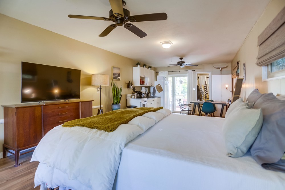 Virtual tour photo 11 of 26 for 2047 Beryl St
