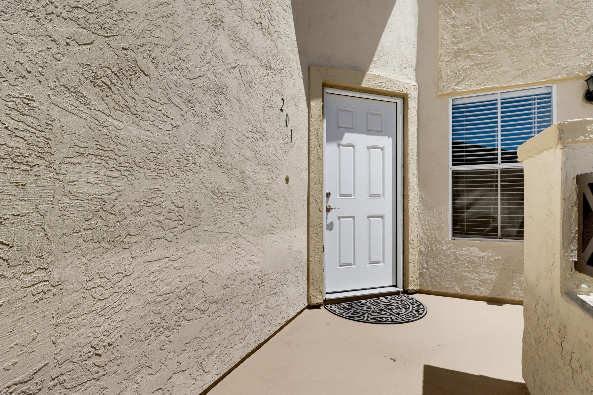 Virtual tour photo 4 of 36 for 2047 Lakeridge Cir Unit 201
