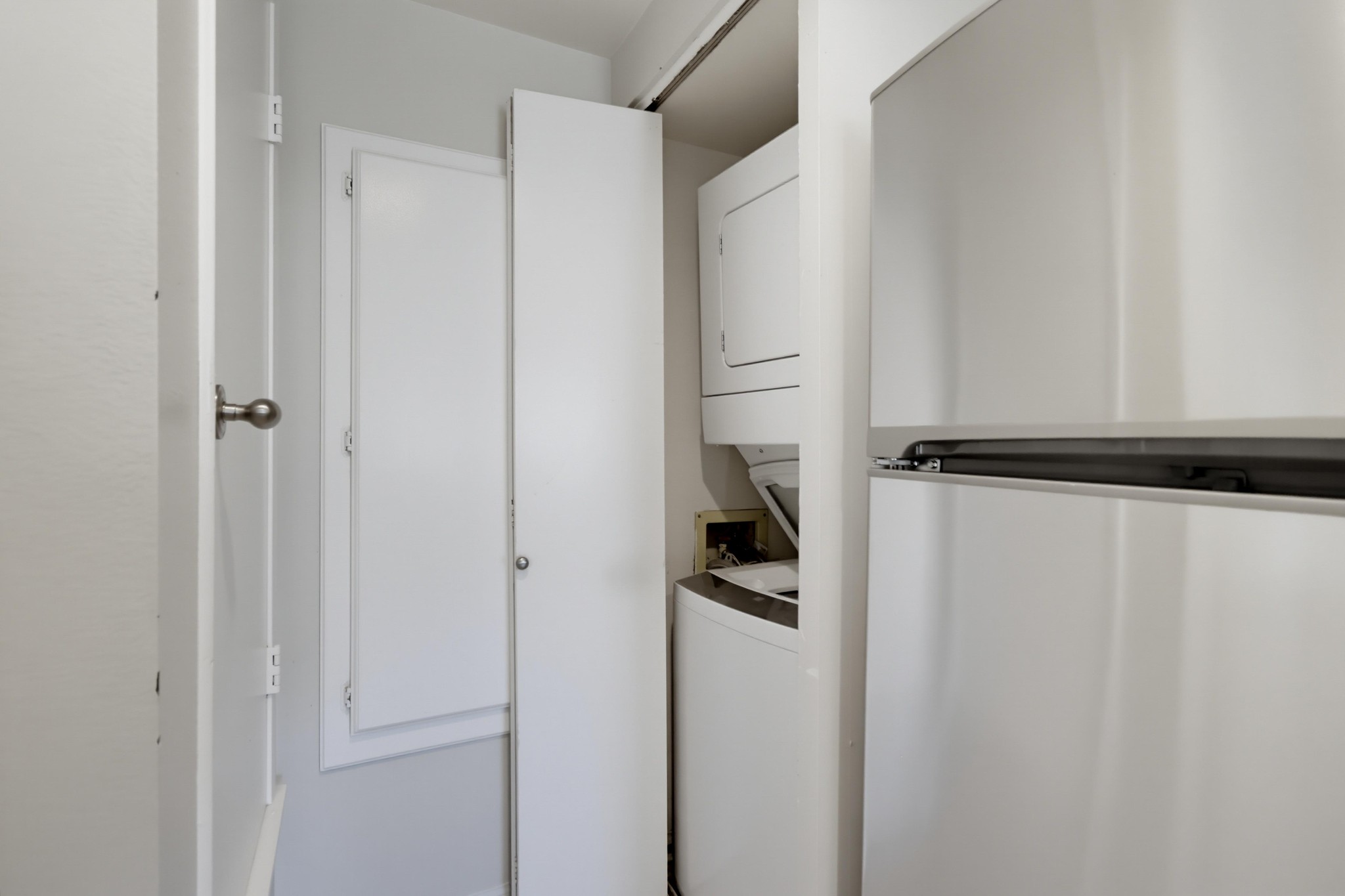 Virtual tour photo 14 of 36 for 2047 Lakeridge Cir Unit 201