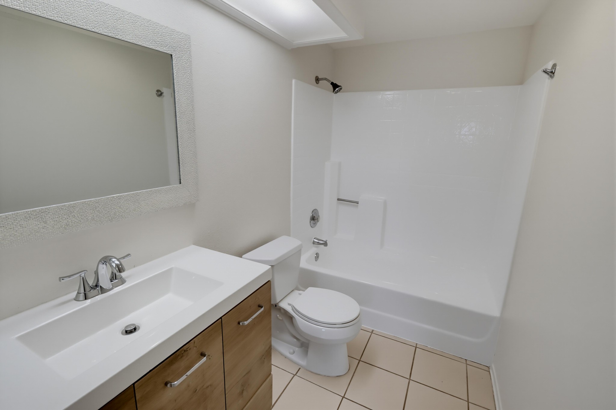 Virtual tour photo 19 of 36 for 2047 Lakeridge Cir Unit 201