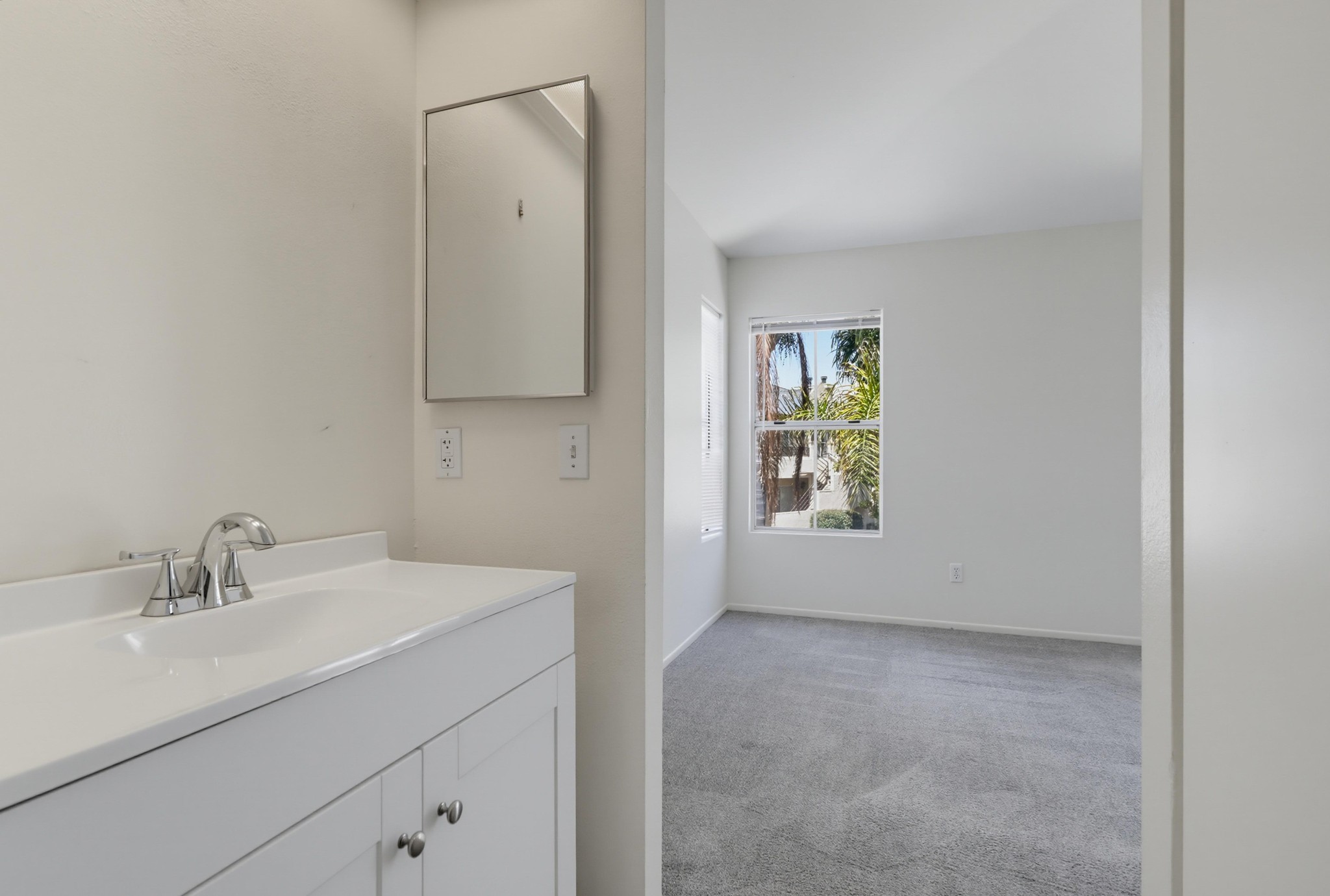 Virtual tour photo 21 of 36 for 2047 Lakeridge Cir Unit 201
