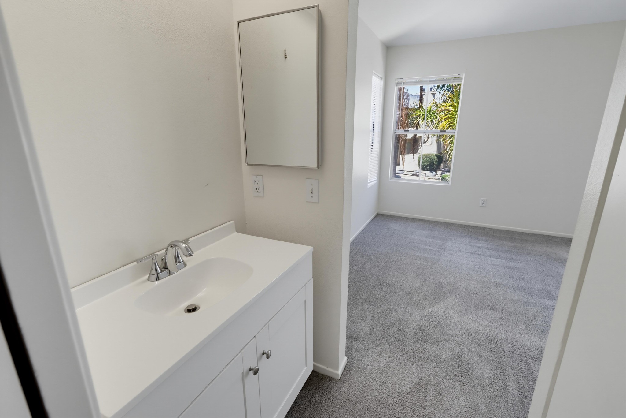 Virtual tour photo 22 of 36 for 2047 Lakeridge Cir Unit 201