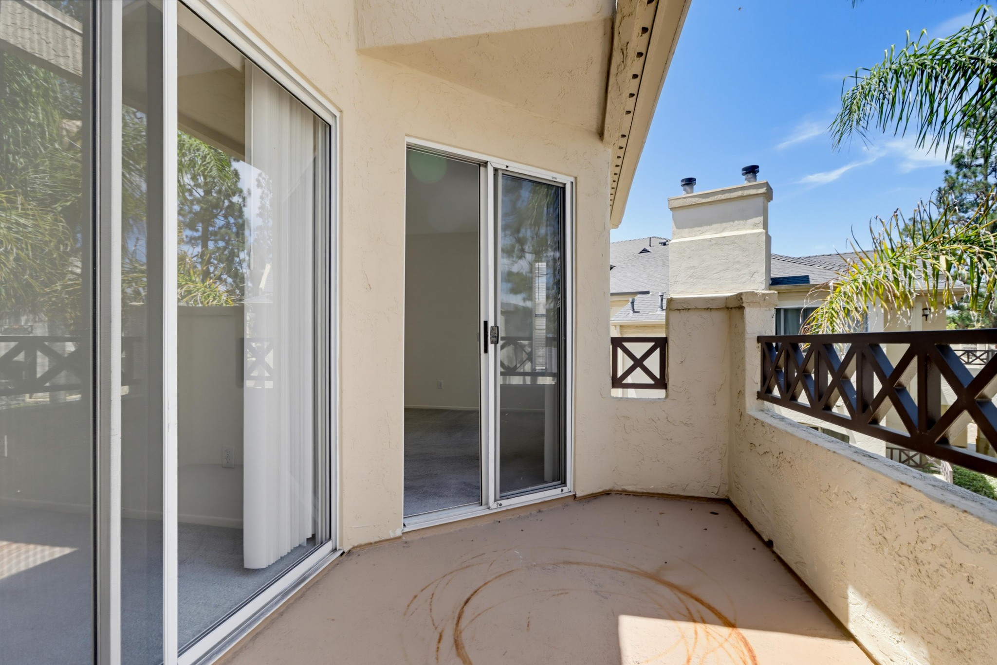 Virtual tour photo 28 of 36 for 2047 Lakeridge Cir Unit 201