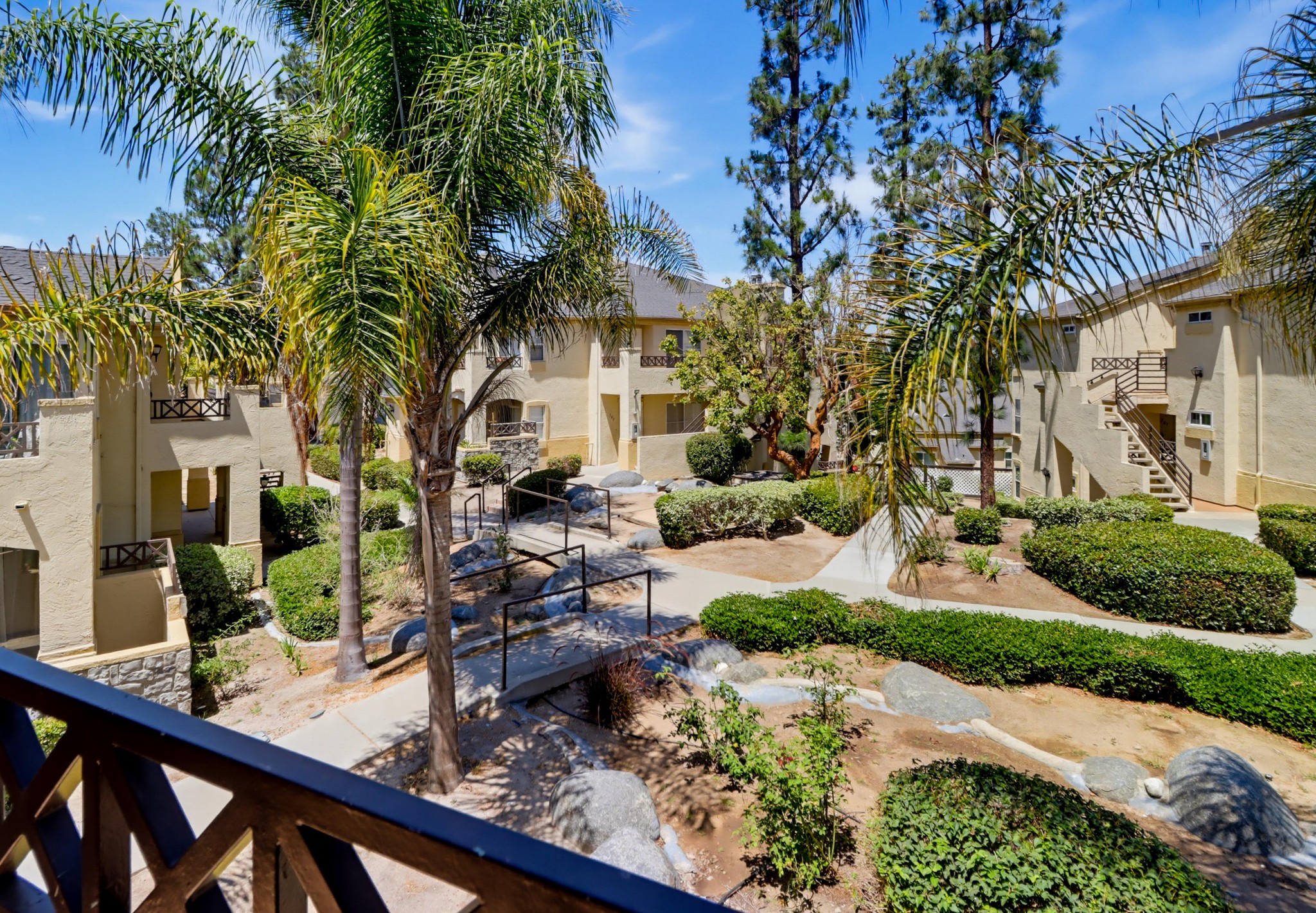Virtual tour photo 29 of 36 for 2047 Lakeridge Cir Unit 201