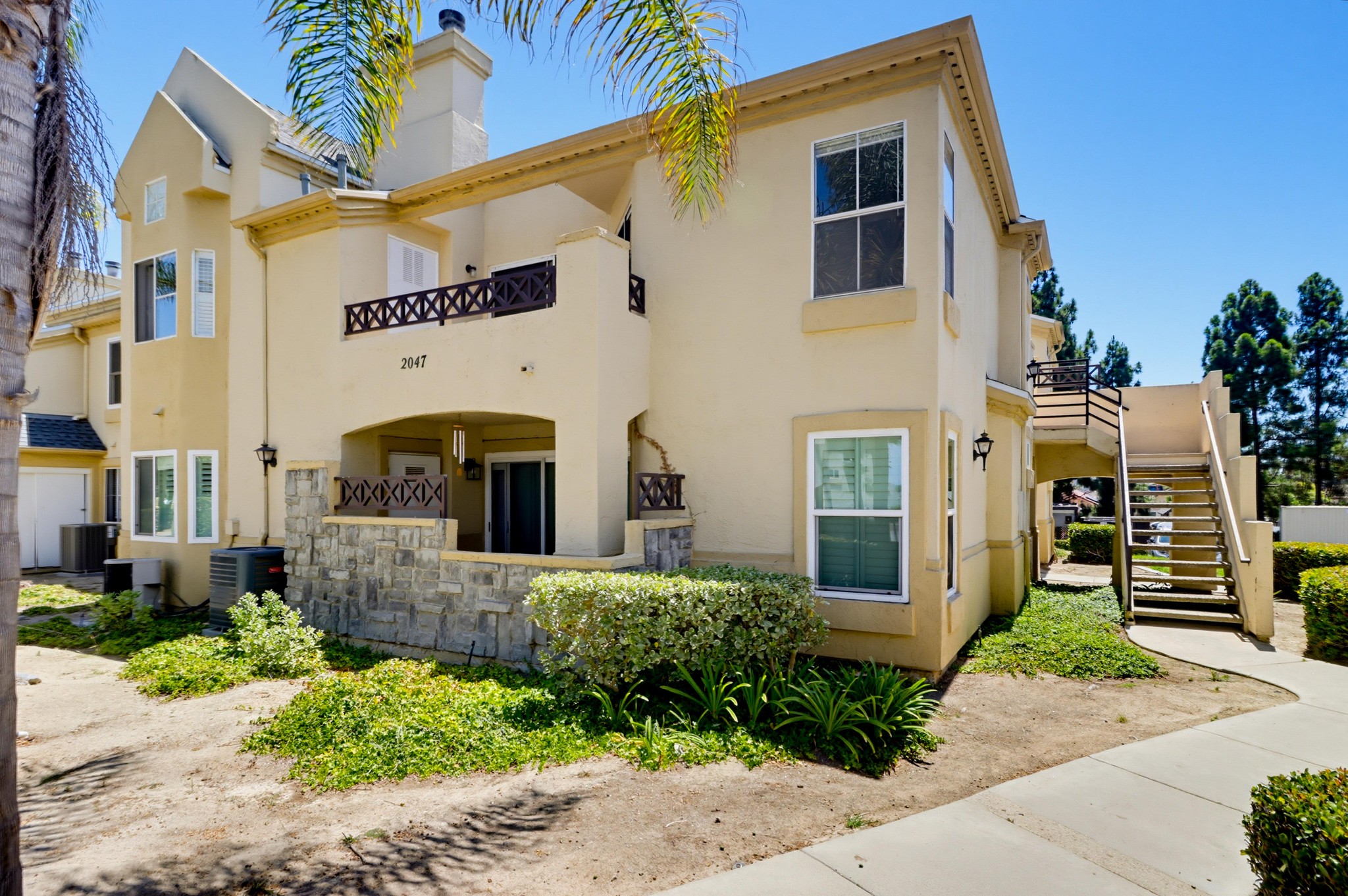 Virtual tour photo 33 of 36 for 2047 Lakeridge Cir Unit 201