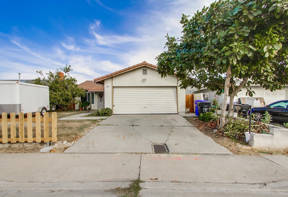 Virtual tour photo 6 of 53 for 205 Treewood St